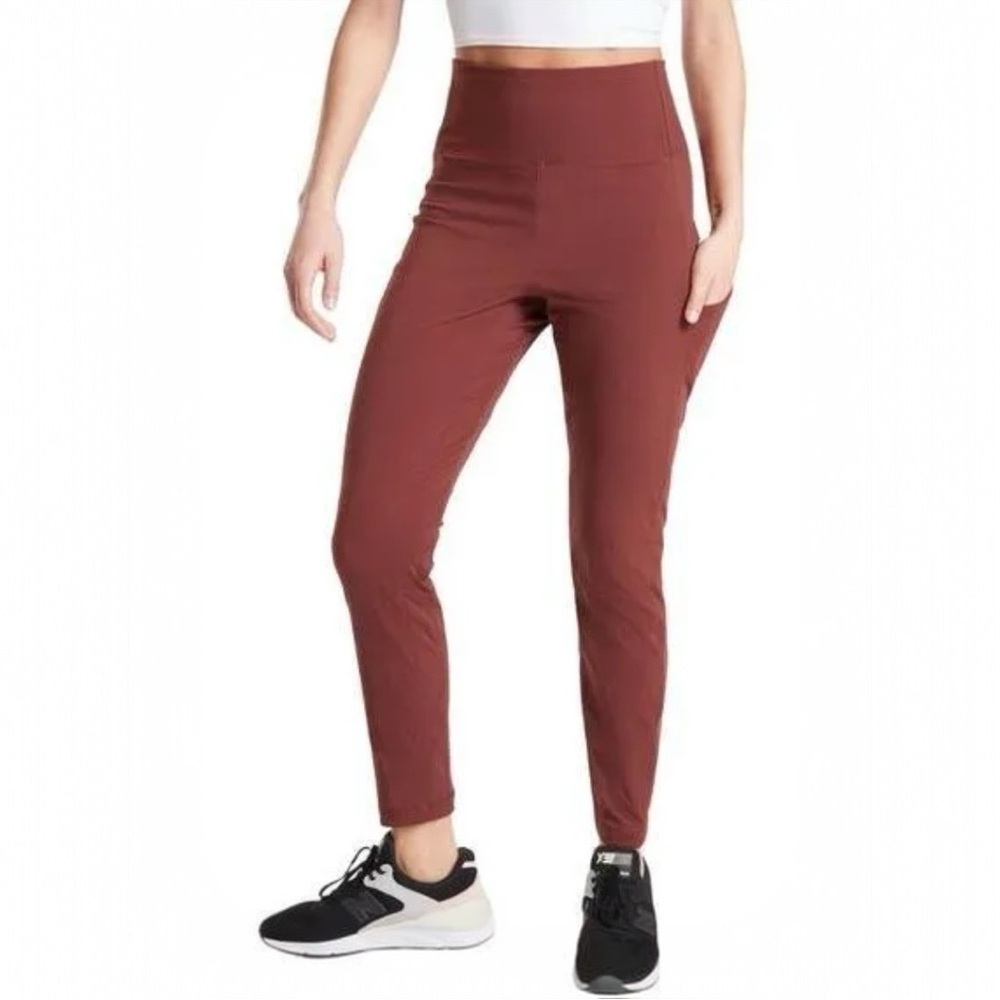 Athleta Trekki Hybrid Crop Pant